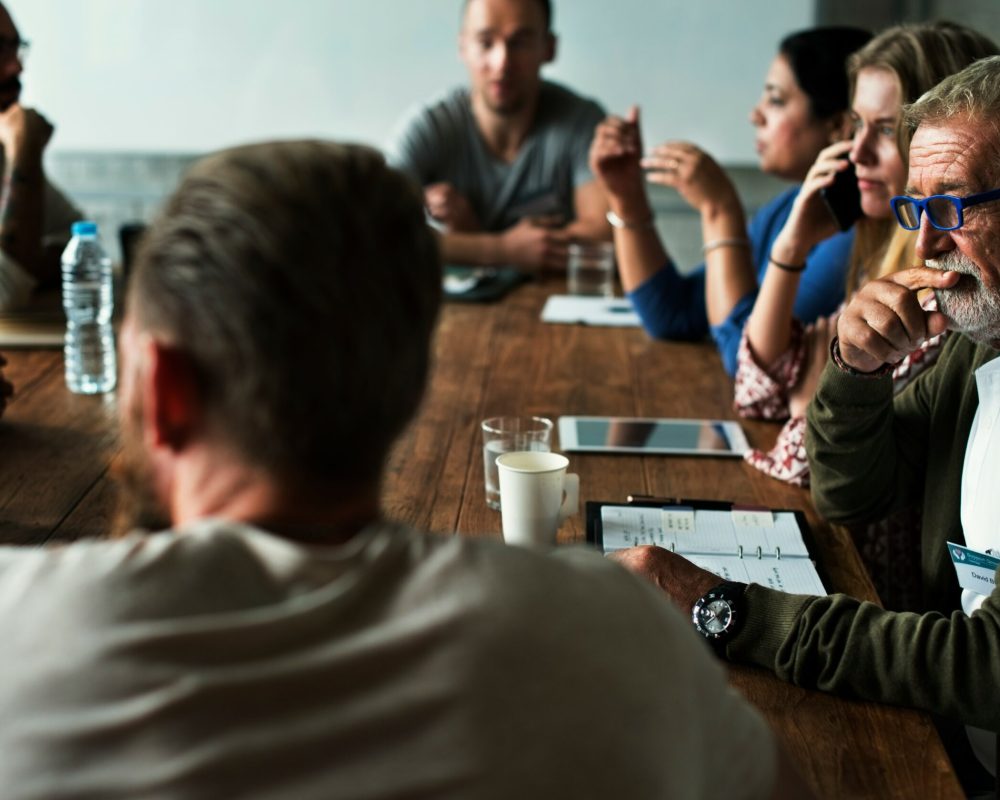 people-meeting-seminar-office-concept (2)